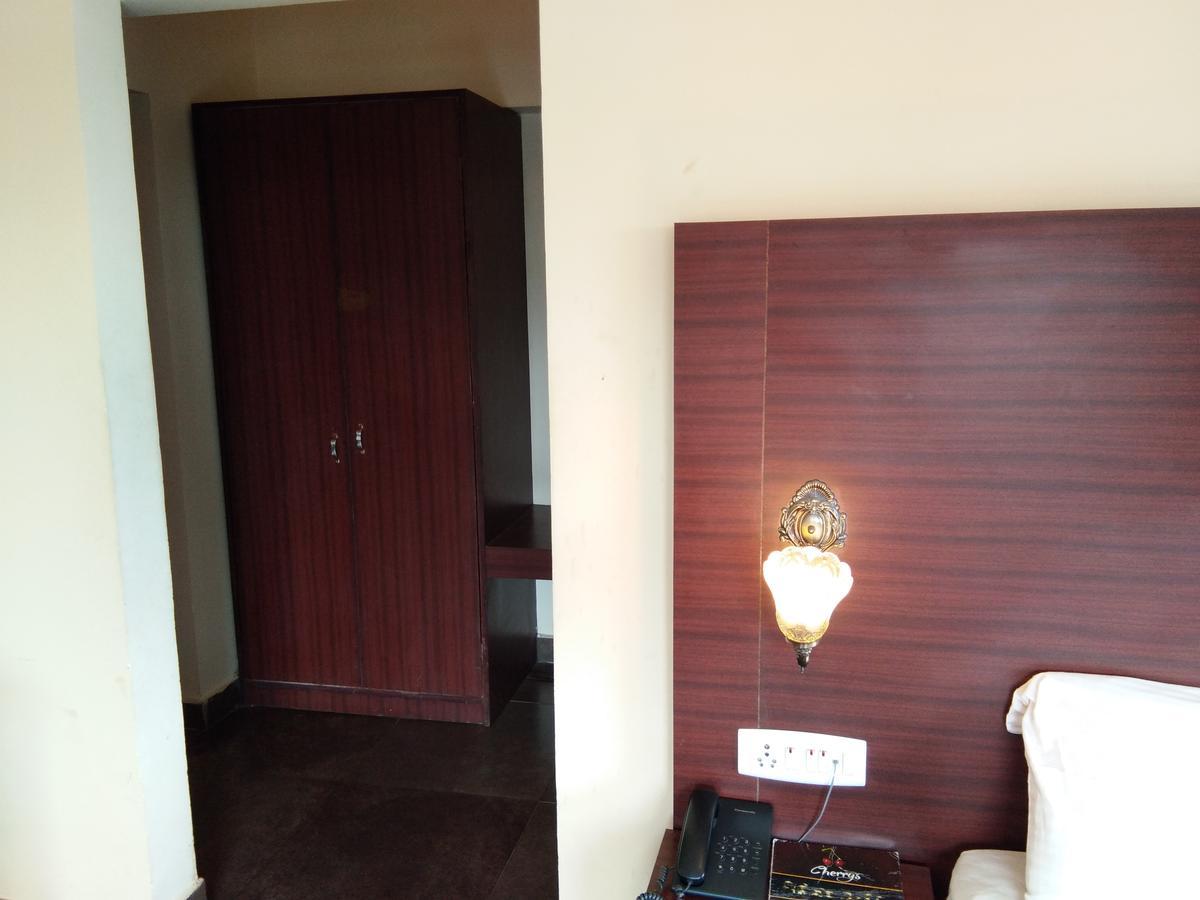Berry Hills Resort Ooty Exterior foto